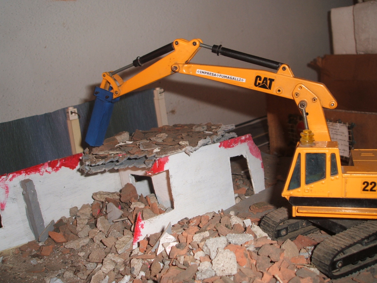 20\12\2006-demolizione edificio