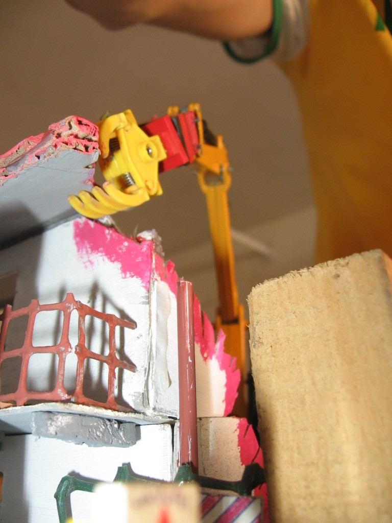18\12\2006-demolizione edificio