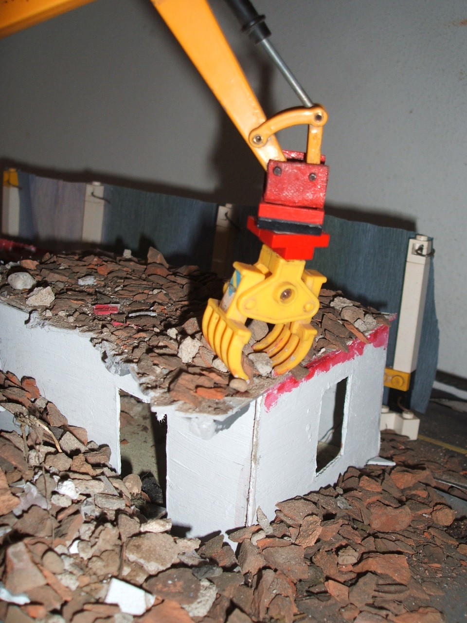 19\12\2006-demolizione edificio