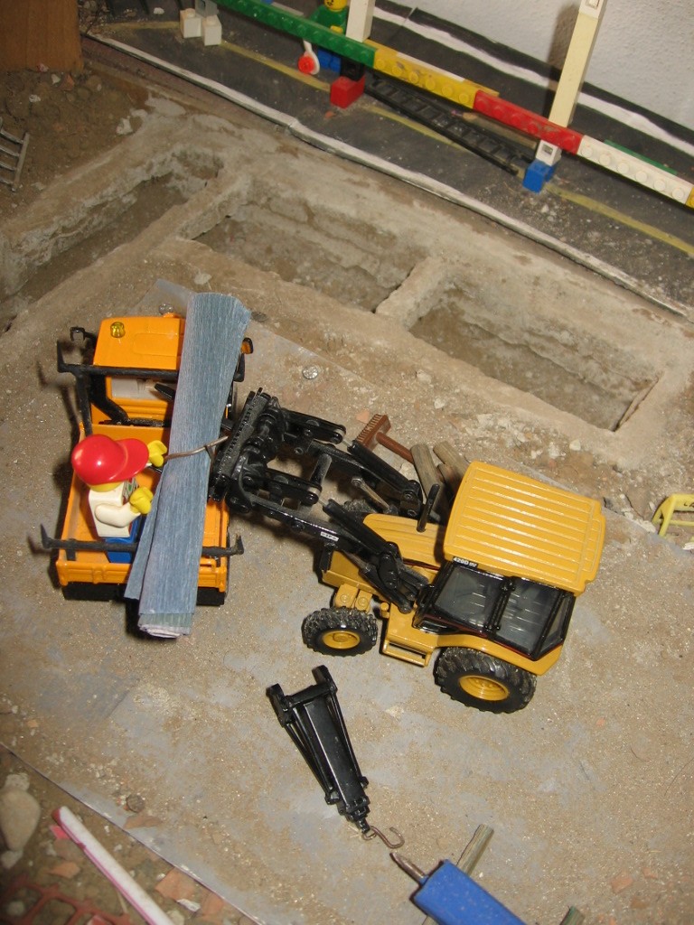 23\12\2006-si carica tutto sull'Unimog