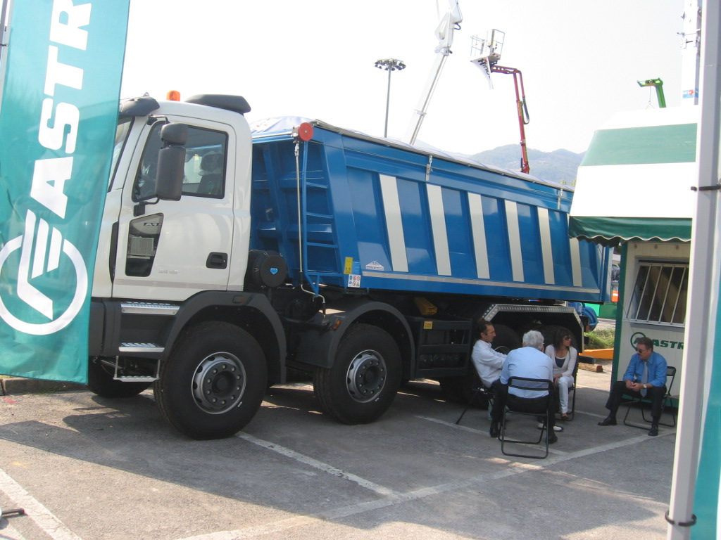 stand Astra:Astra 84.48 cassonato