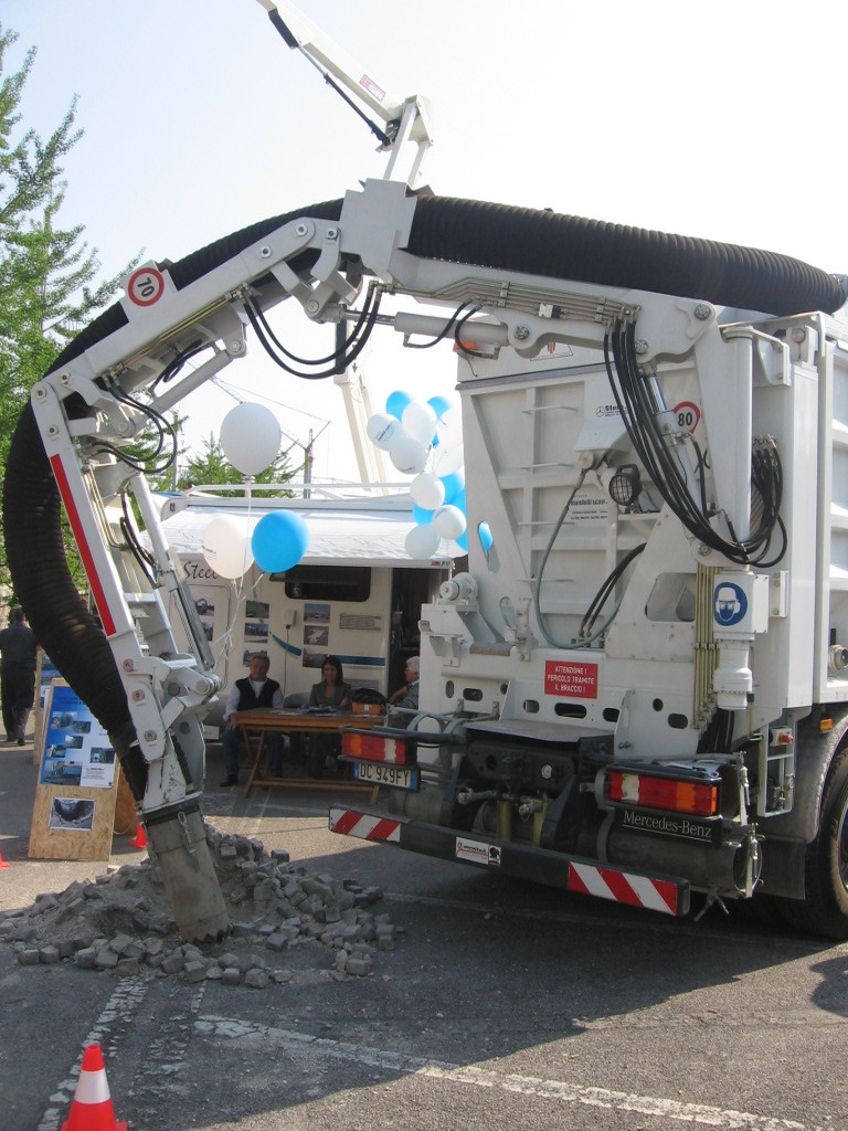 Mercedes-Benz 3541 Suction Excavator