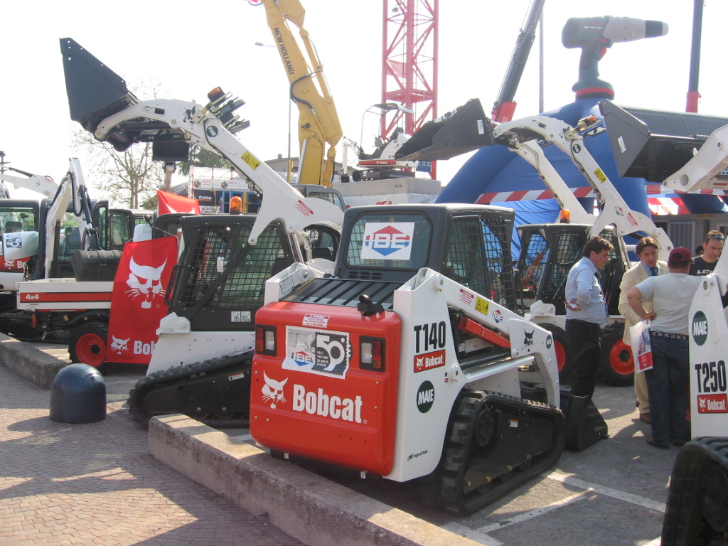 stand Ibe:Bobcat