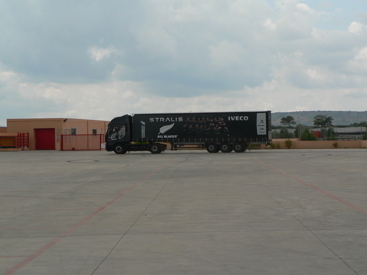 Iveco Stralis All Blacks