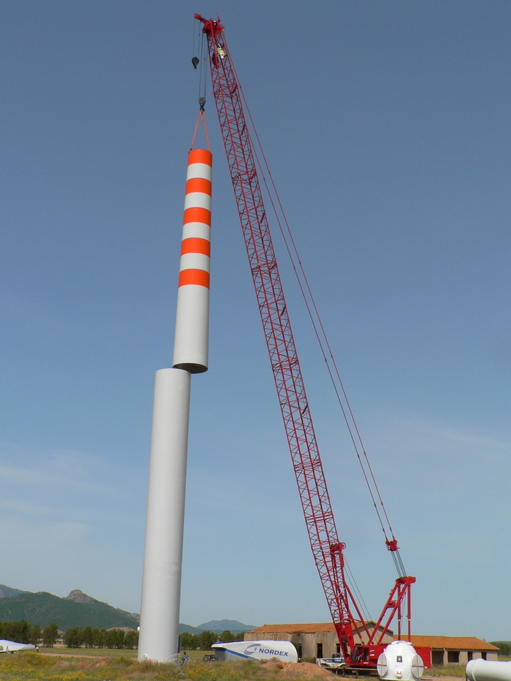 Montaggio della torre eolica