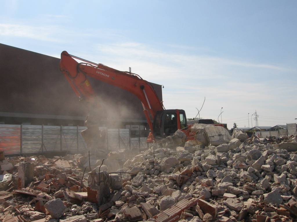 Hitachi Zaxis 350LCN con pinza