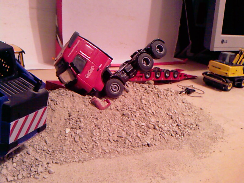 volo dal ponte volvo nella terra distrutto