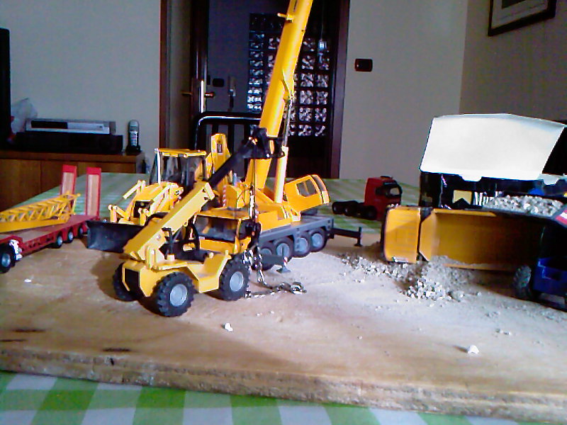 attacco all'actros mediante ll'autogru liebherr 1100