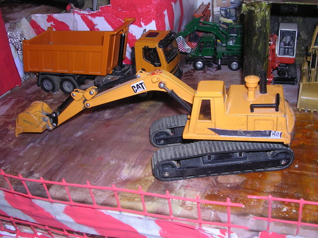 escavatore modificato