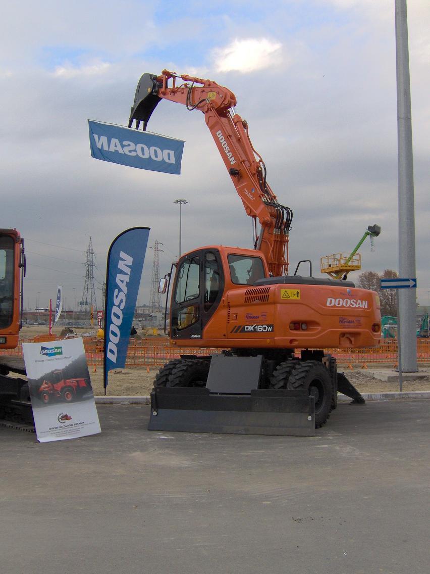 Doosan DX160W