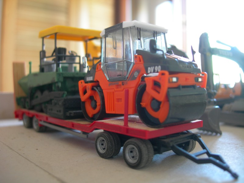 Hamm DV90 & finitrice Demag