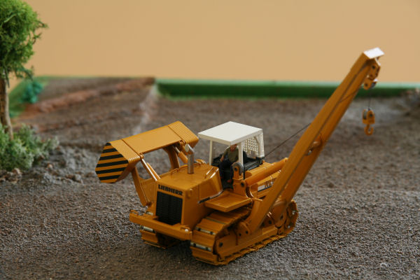 Liebherr RL 52 ( posa tubi )_2  diorama 2