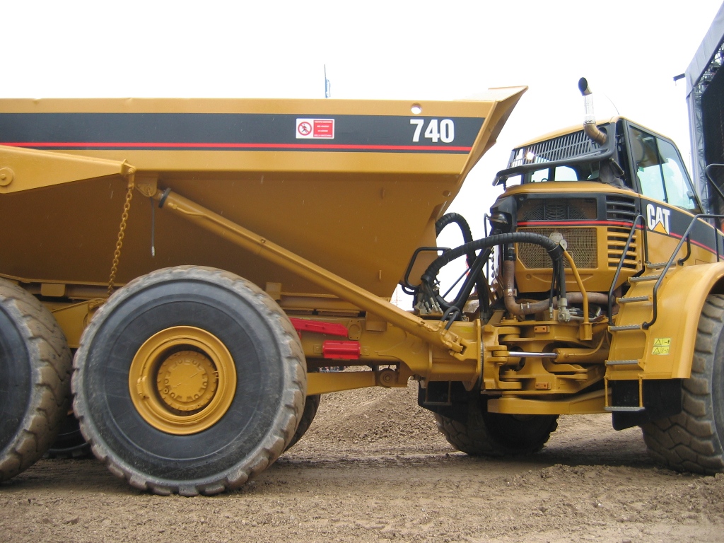 Cat 740