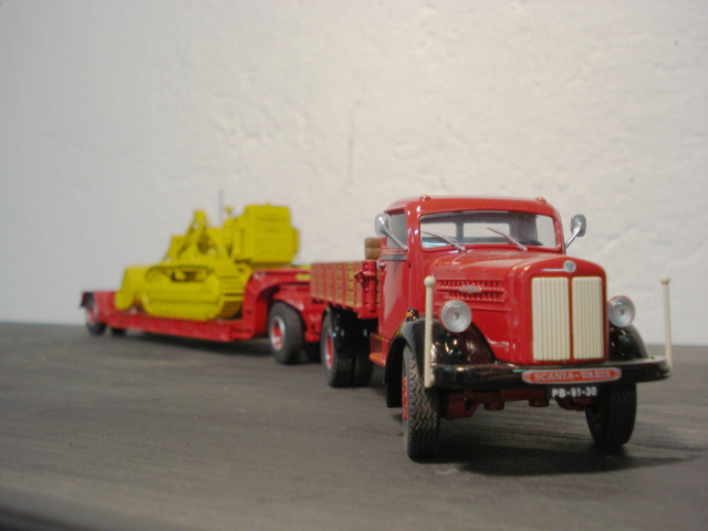 Scania L60 & CAT 977