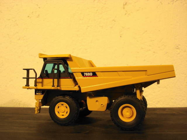 CAT 769D