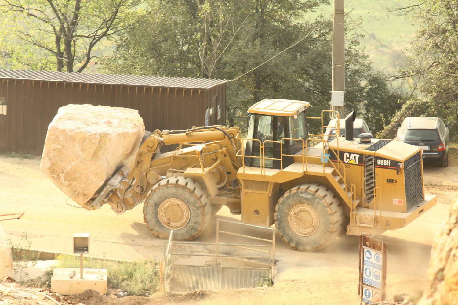CAT 988H