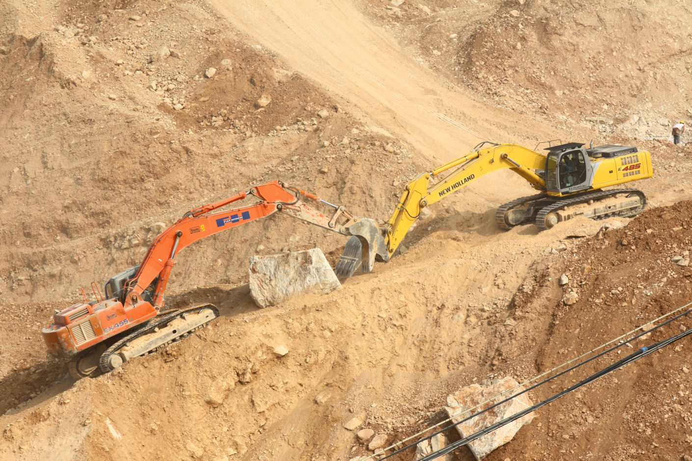 New Holland / Hitachi