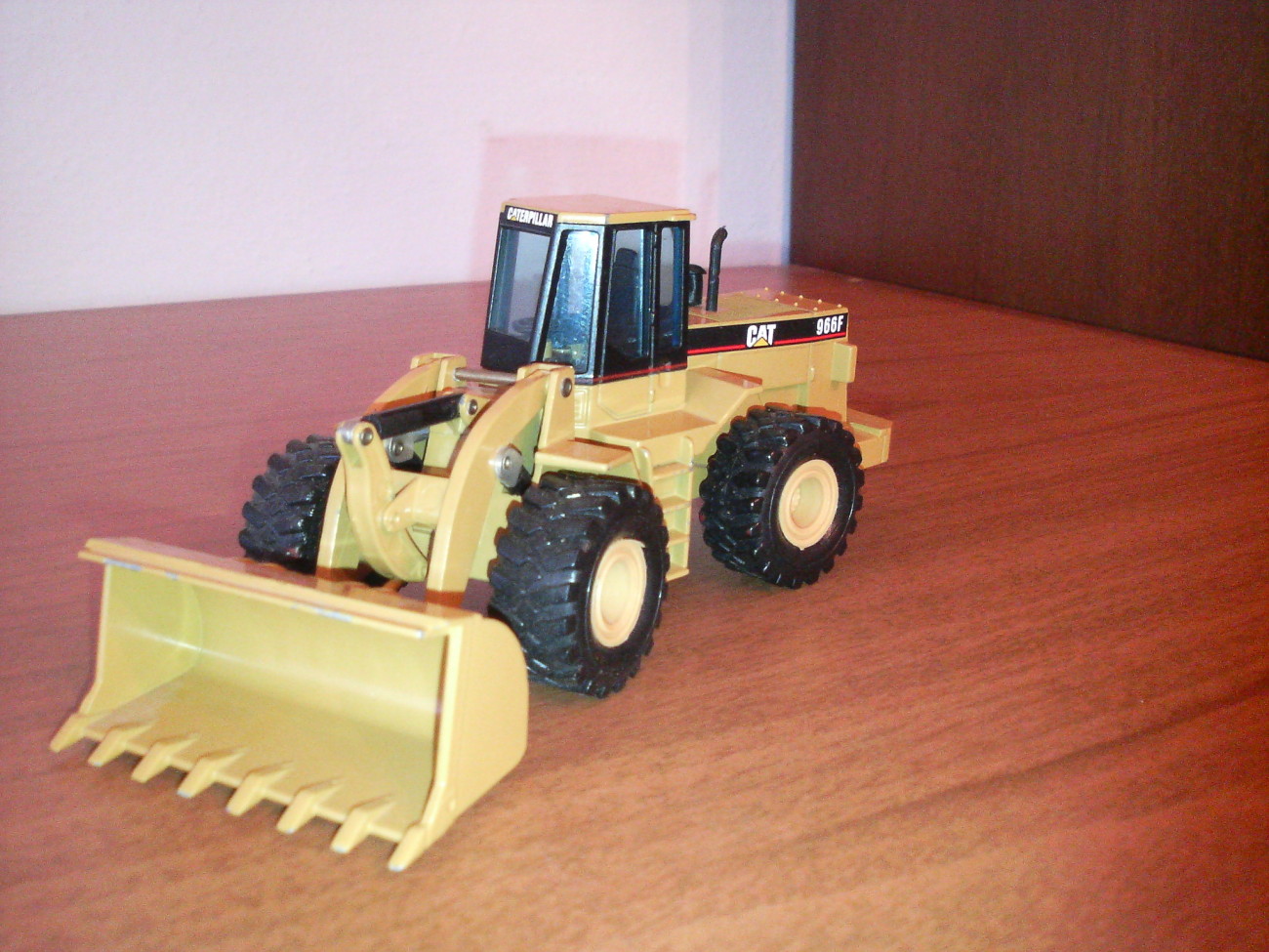 CAT 966F