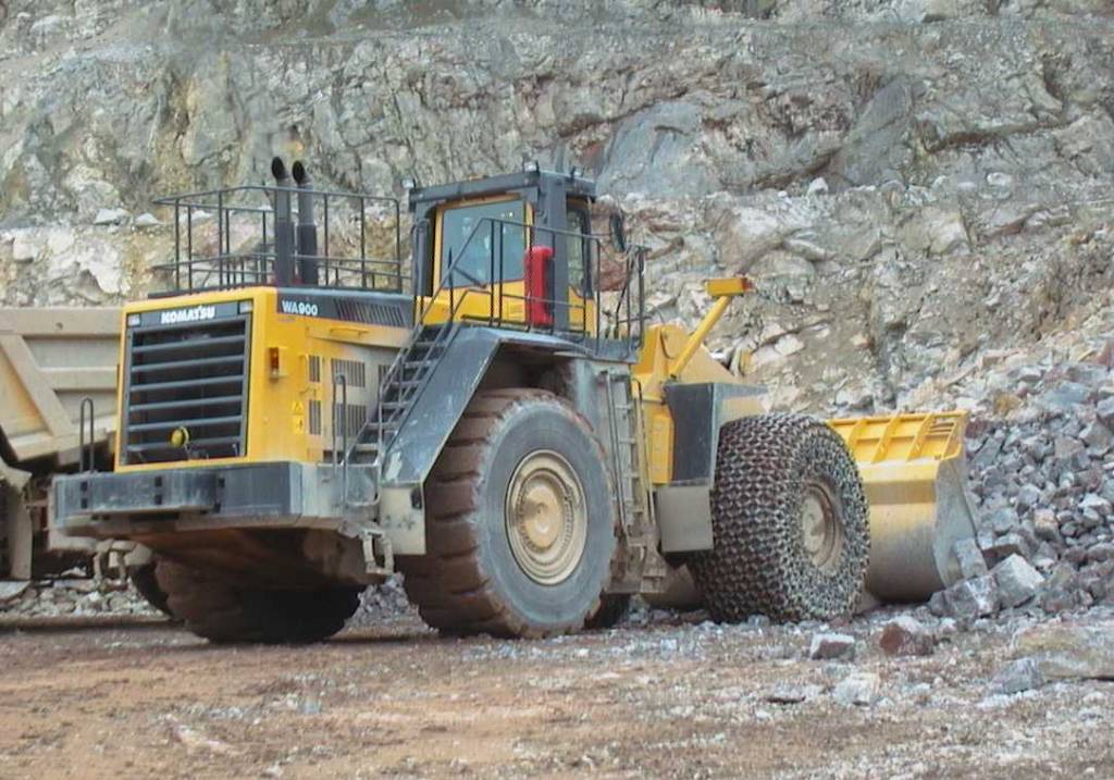 Komatsu wa 900