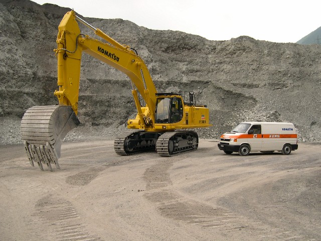 komatsu pc 600
