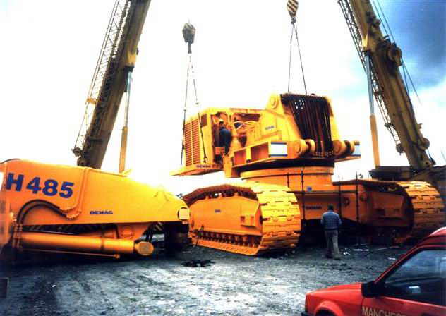 montaggio escavatore demag