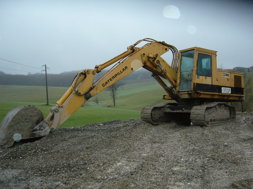 Caterpillar 225