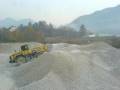 Komatsu 380 al lavoro con spaccato calcareo 30/60