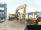 Cat 345C carica Cat 730