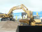 Cat 345C carica Cat 730