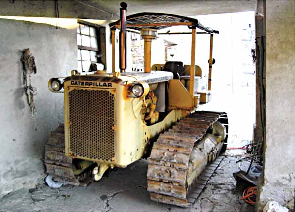 Caterpillar D4