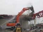 demolizione edificio con Hitachi Zaxis 350LCN