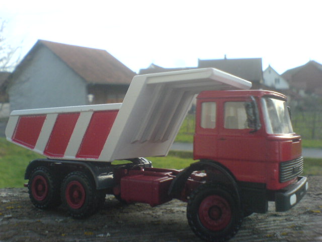 Un 330 Dumper....