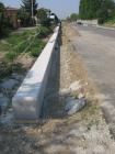 cordolo di cemento per guard-rail