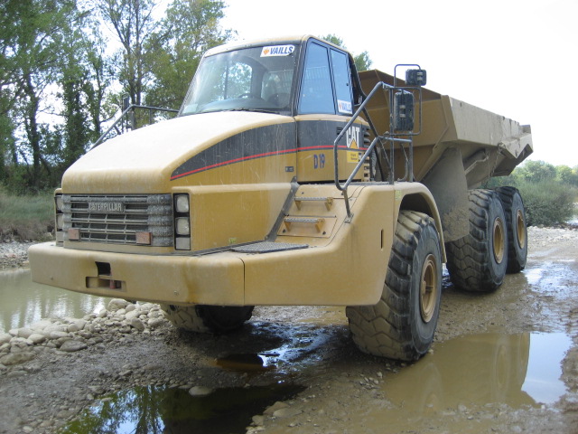 dumper caterpillar