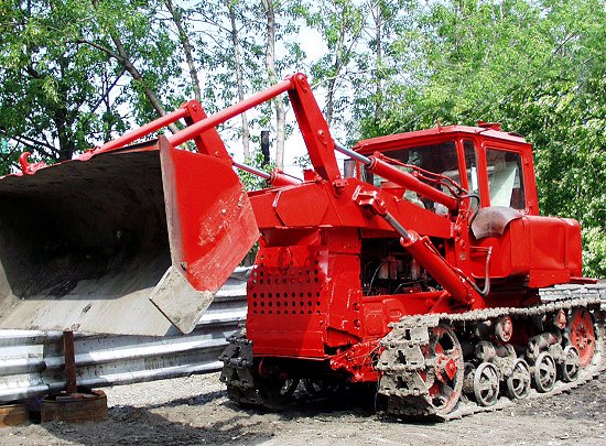 kirovets dt 75 con pala