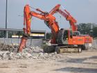 Hitachi Zaxis 240 con martellone