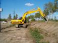 jcb preparazione nuova rotonda.pulizia argine per tracciamento.