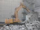 Liebherr 974 con martellone