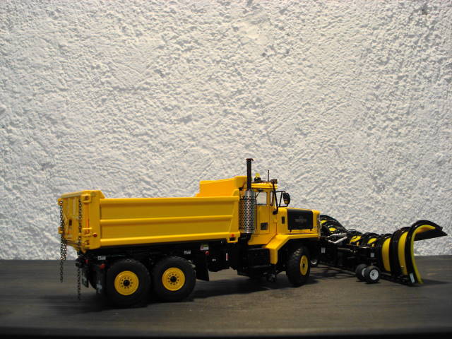 Oshkosh P-Series 3 Axle