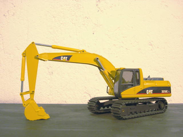 CAT 325C