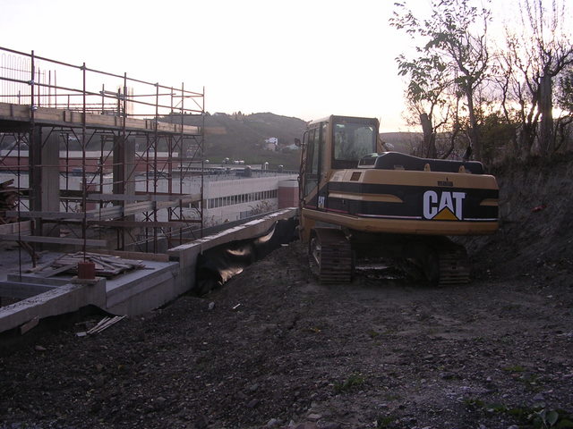cat 320b