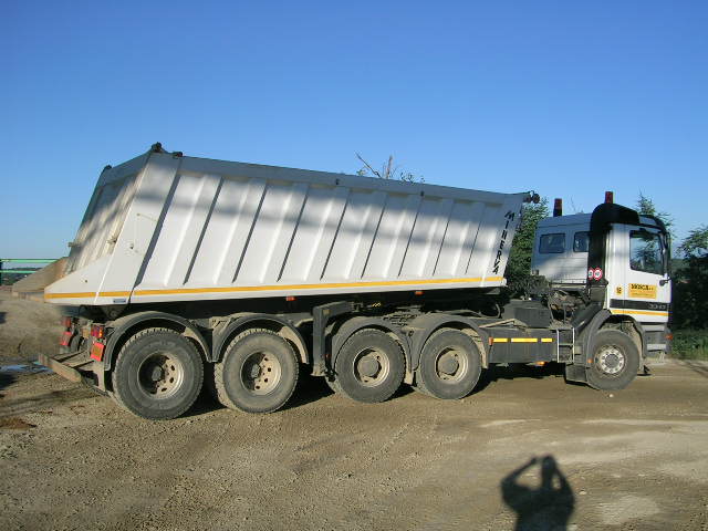 Mercedes Actros in cantiere