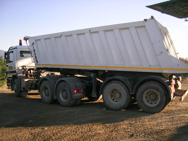 Mercedes Actros in cantiere