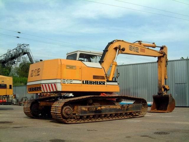 Liebherr r 912