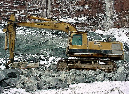 cat 235 2