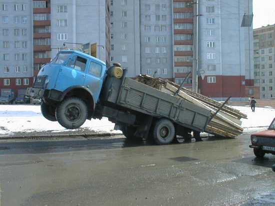 Kamaz ..ha perso il carico!!
