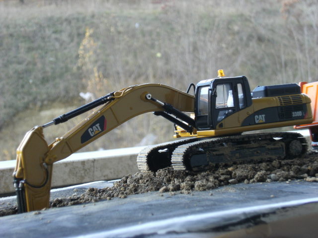 Diorama con cat 330dl