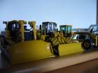 cat D8R    cat 825H