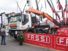 Iveco Trakker 410T45 con gru Fassi