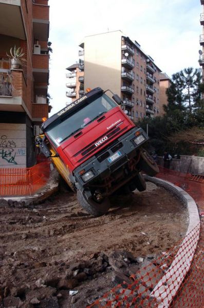 ancora sulla voragine!